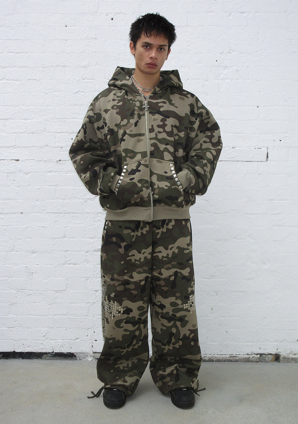 FAITHFUL STUDDED OVERSIZED SWEATPANTS CAMO