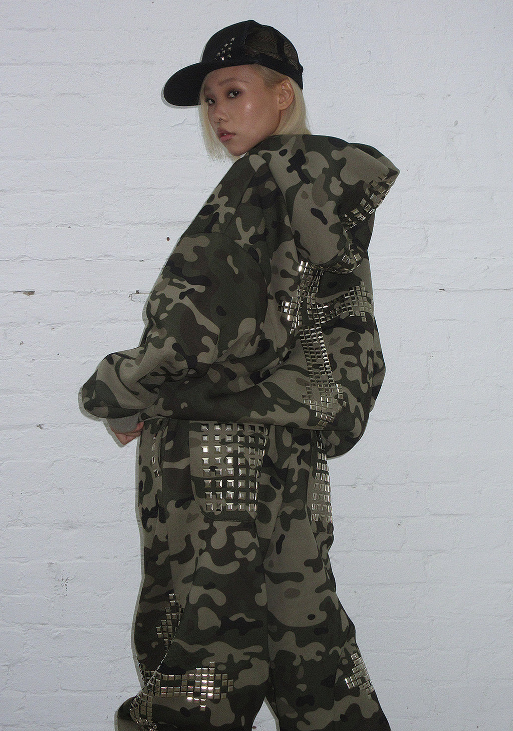 FAITHFUL STUDDED OVERSIZED SWEATPANTS CAMO