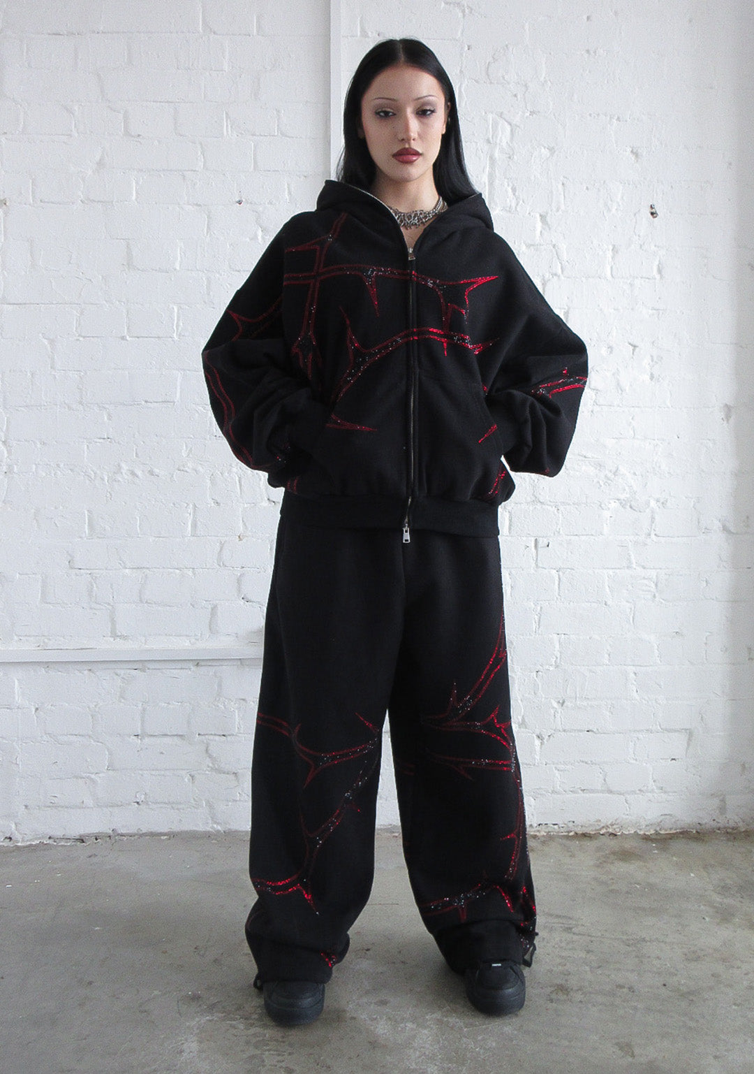 THORN RHINESTONE SWEATPANTS BLACK AND RED